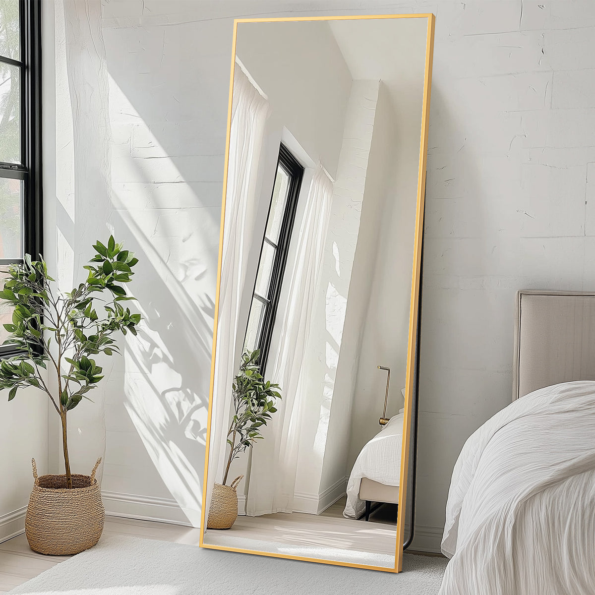 Arched Full-Length Floor Mirror detail