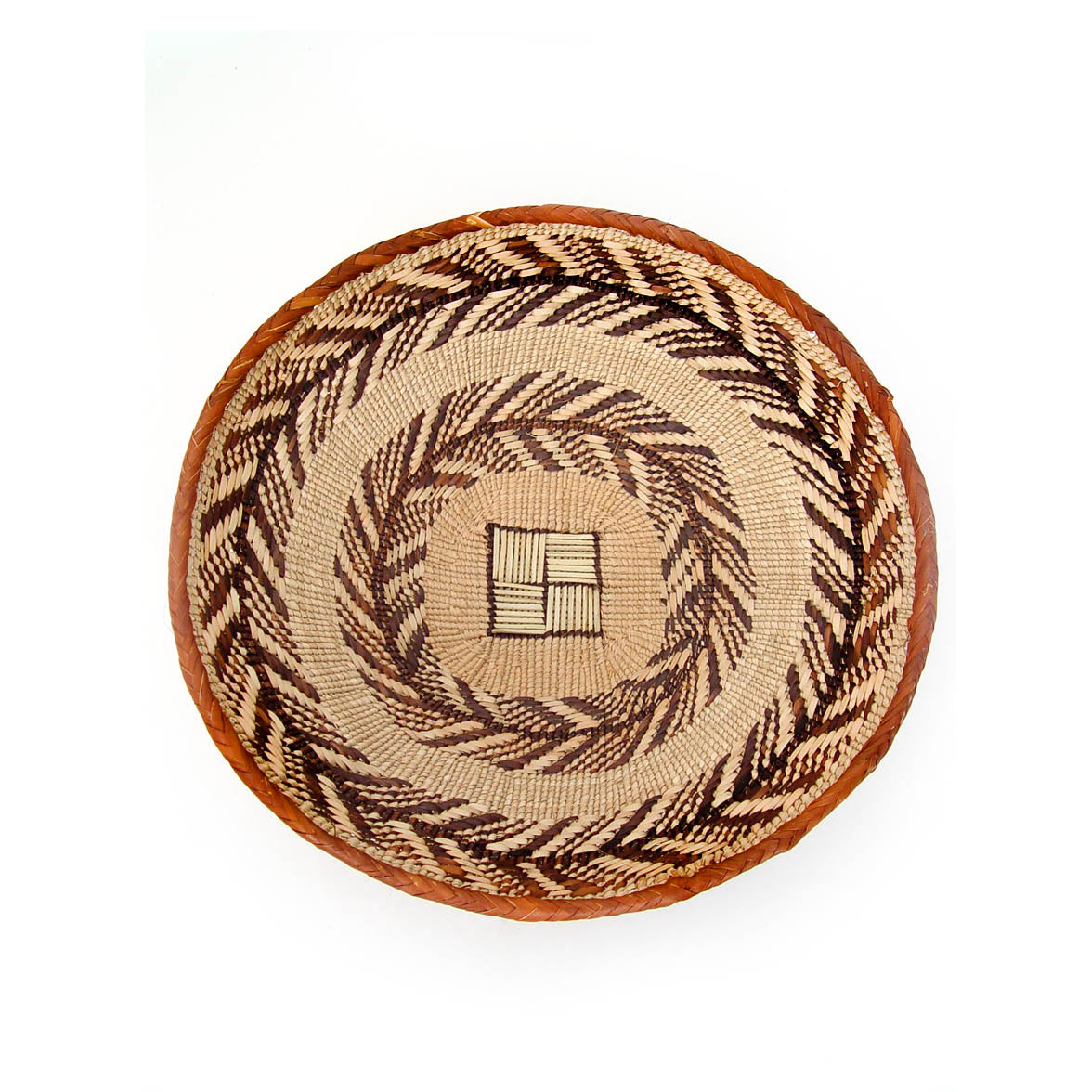 Tonga basket, weave and herringbone rim detail
