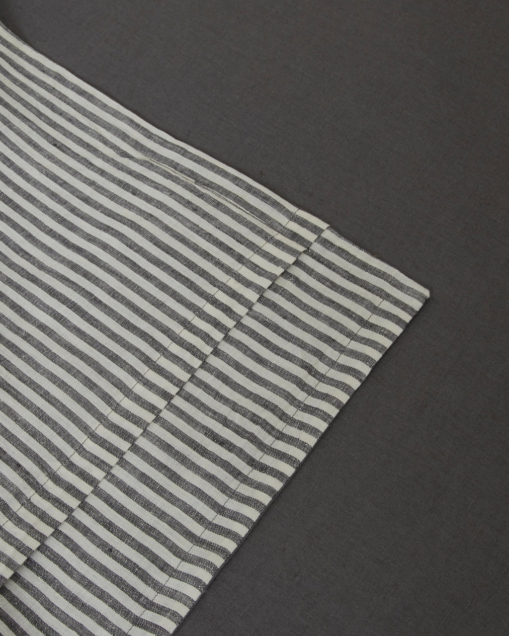 Marcel stonewashed linen, texture detail