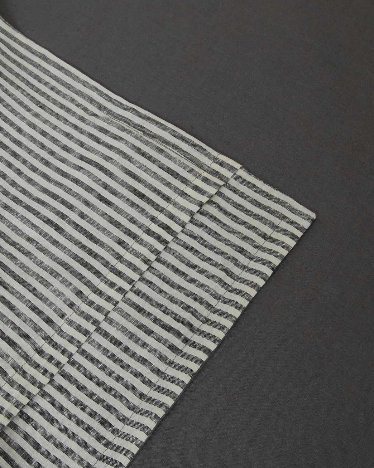 Marcel stonewashed linen, texture detail