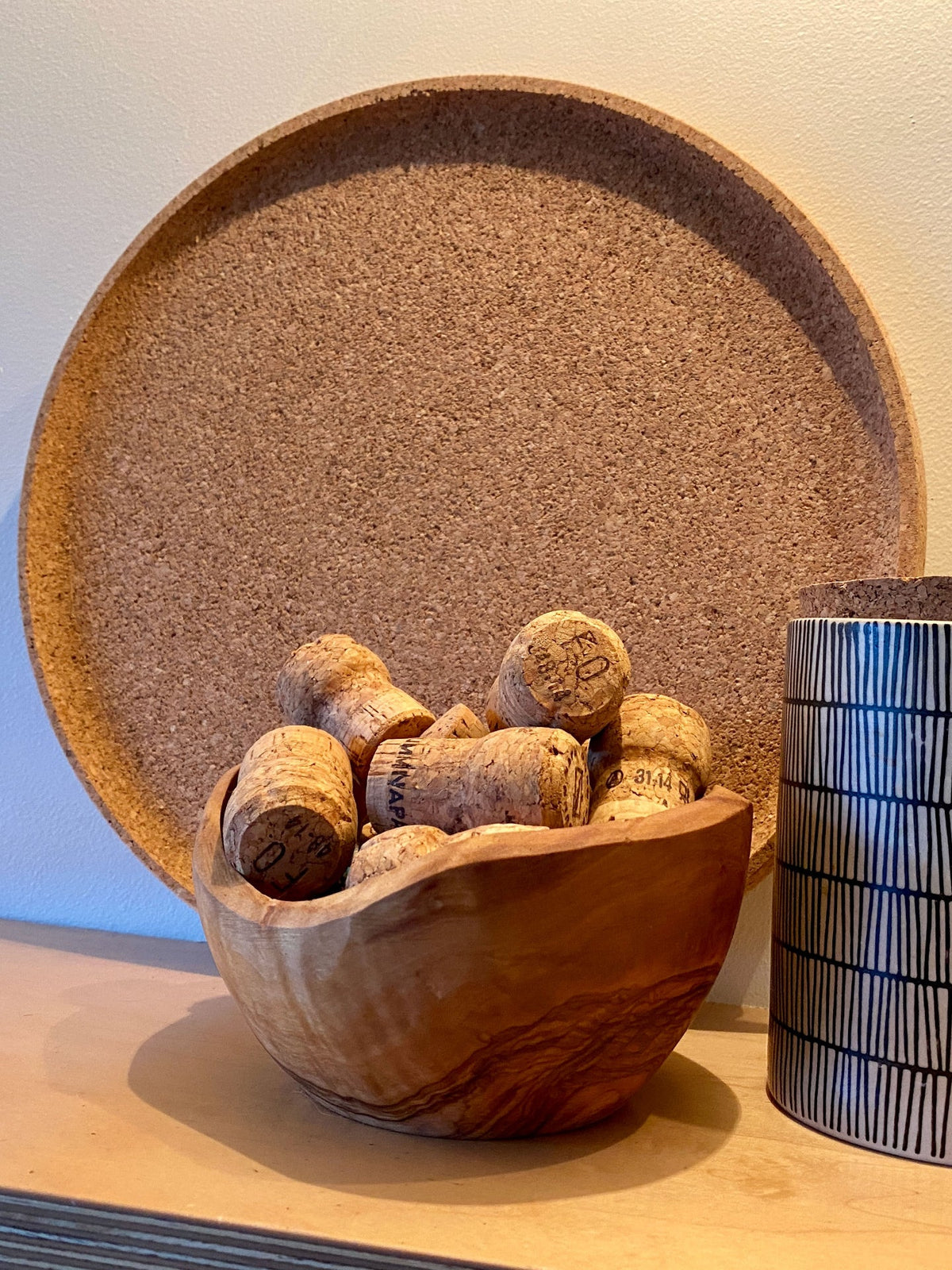 Round cork tray, texture detail